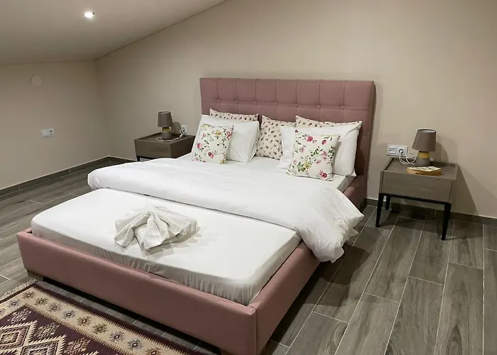 Aretoysa Center Luxury Suites 2