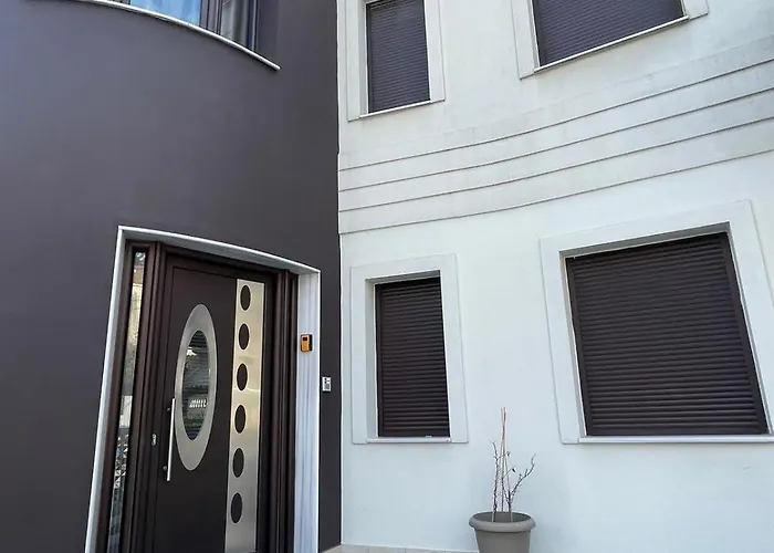 Aretoysa Center Luxury Suites 2