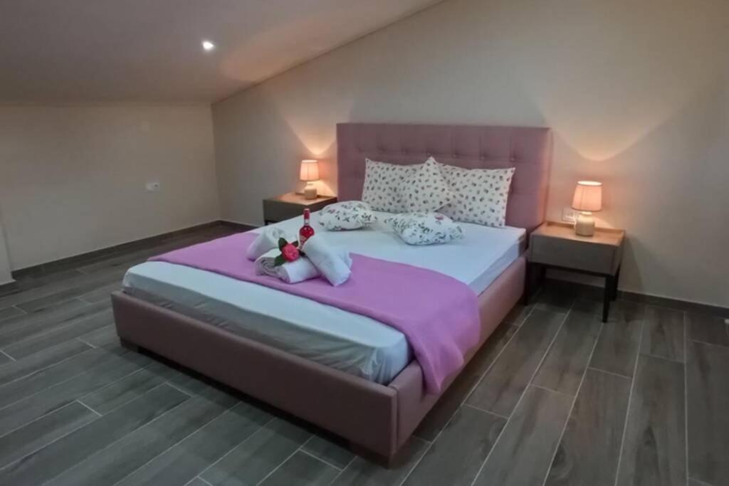 Aretoysa Center Luxury 2 *