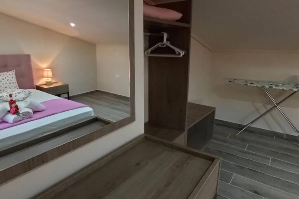 Aretoysa Center Luxury 2 Néa Péramos