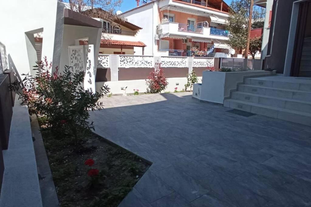 Aretoysa Center Luxury 2 * Néa Péramos