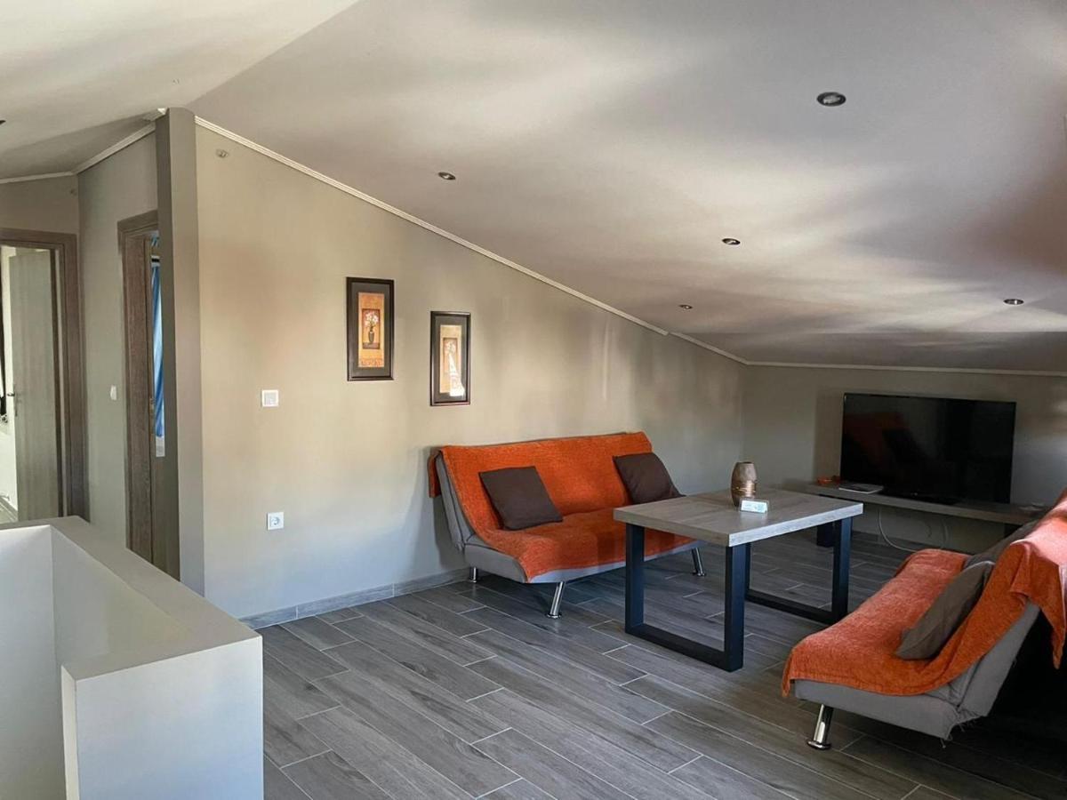 Aretoysa Center Luxury 2 *