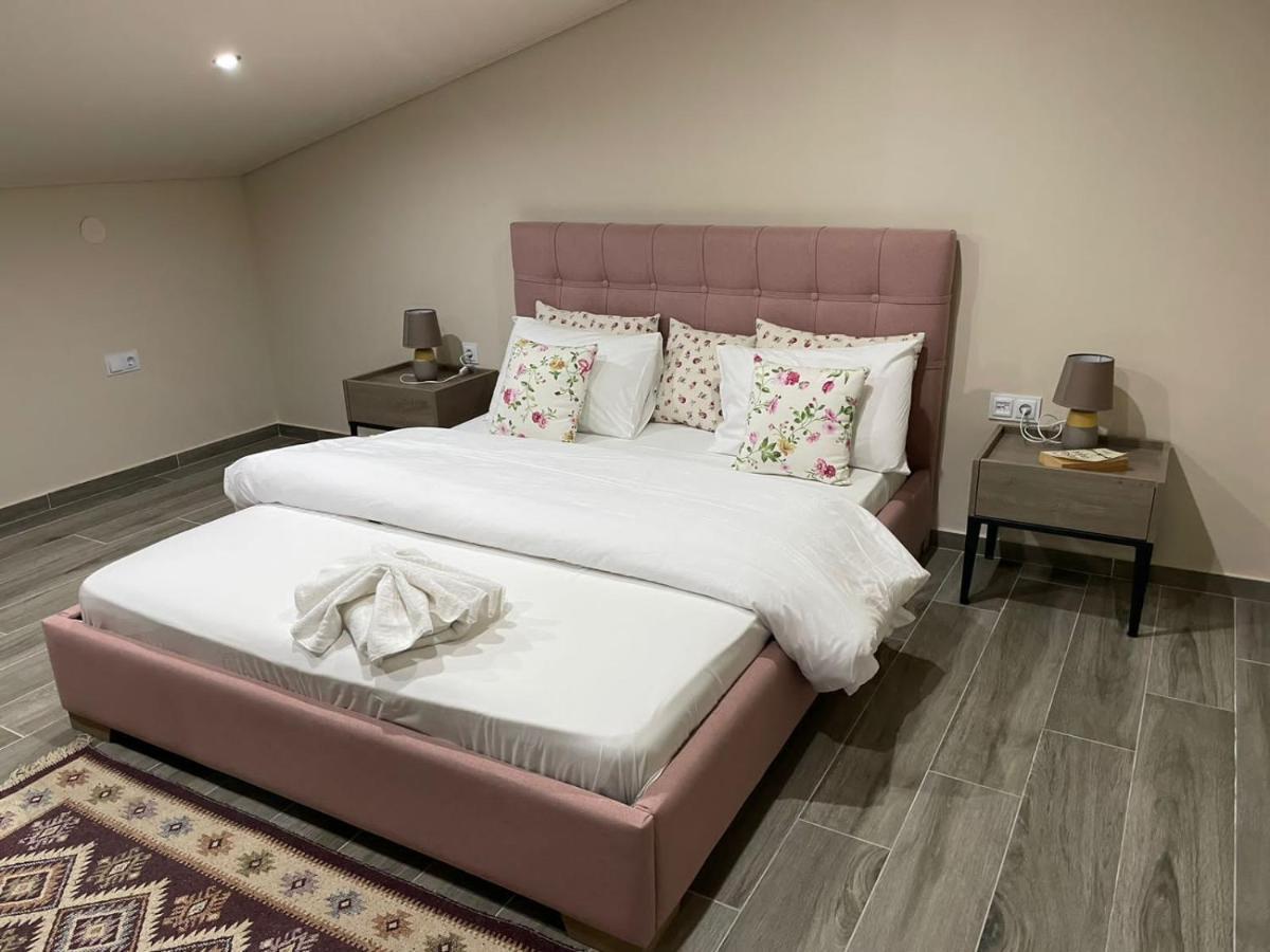 Aretoysa Center Luxury 2 Apartment Néa Péramos